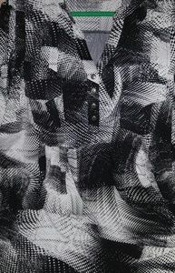 Avenue black/white blouse size 30/32